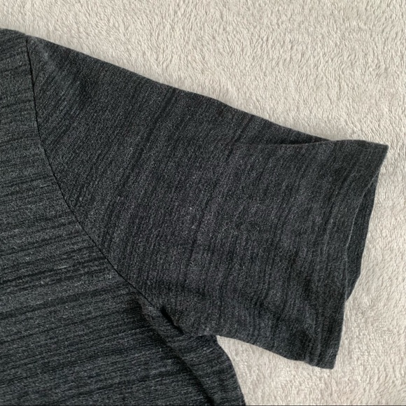 Nike Moisture Wicking T-Shirt - Picture 3 of 6